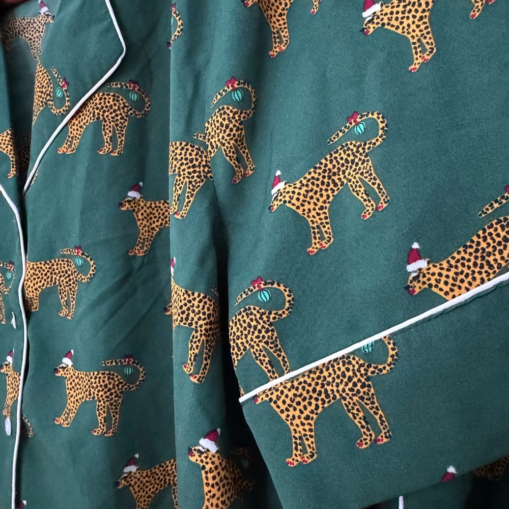 Bouffants & Broken Hearts Green Leopard Pajama Set, Size L - Picture 4 of 9